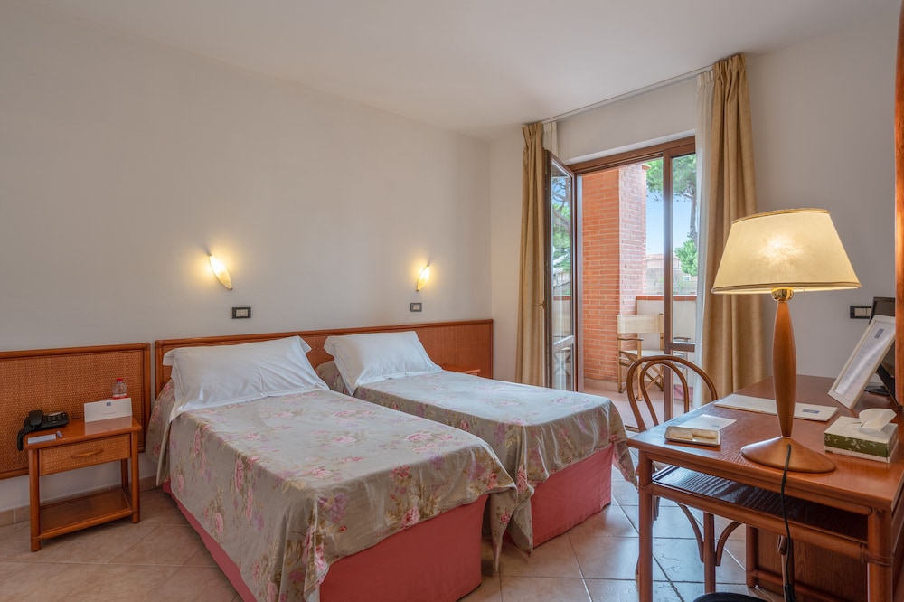 RICCI HOTEL 27/59