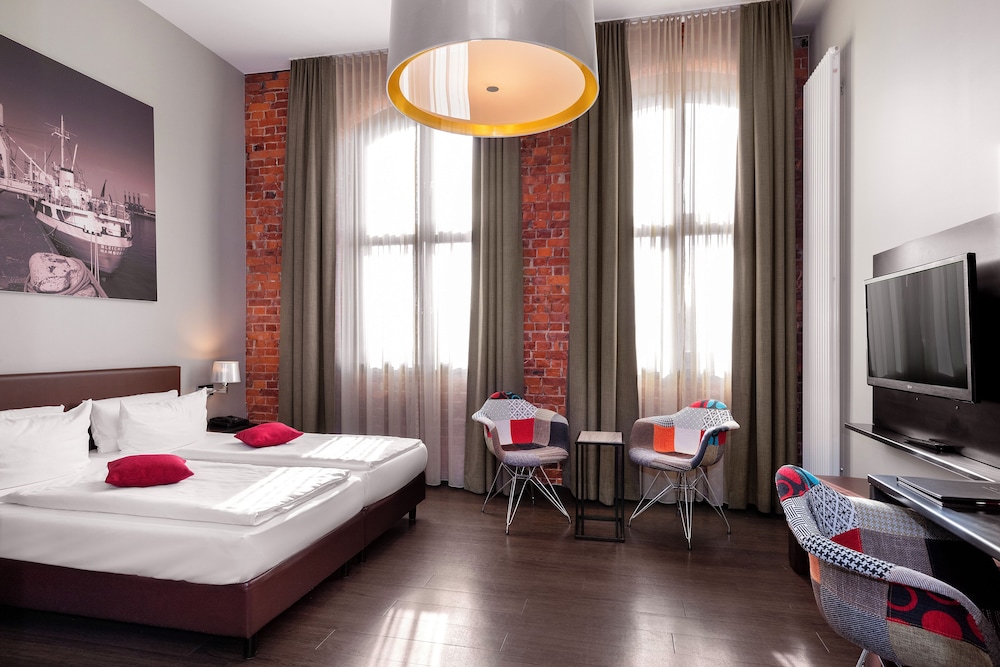 Hotel Volksschule 17/66