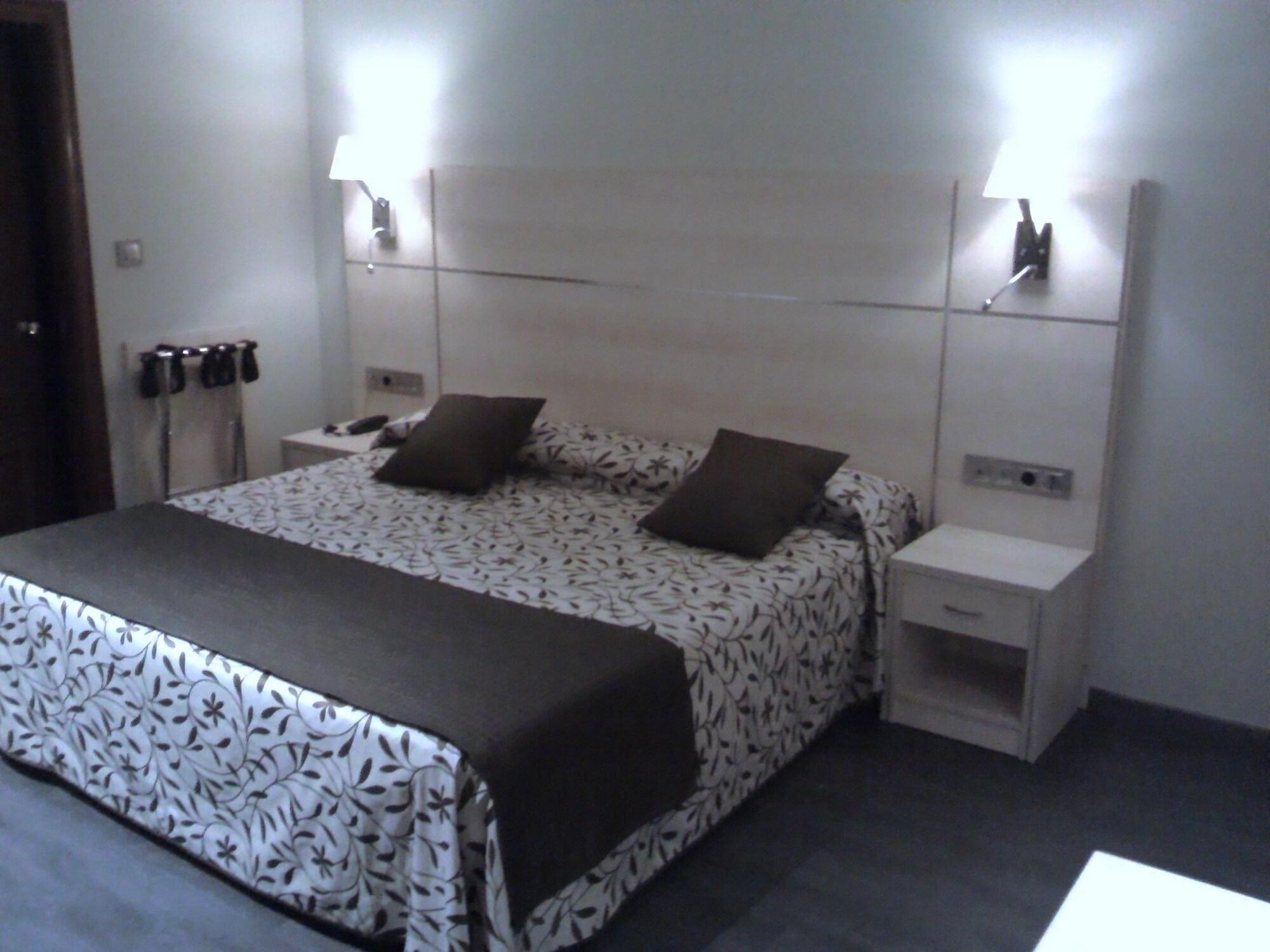 Room, Double Bed