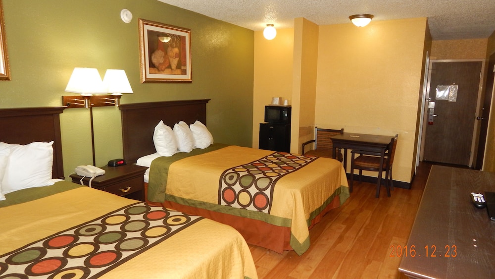 Super 8 By Wyndham Amarillo Central Tx 21/57