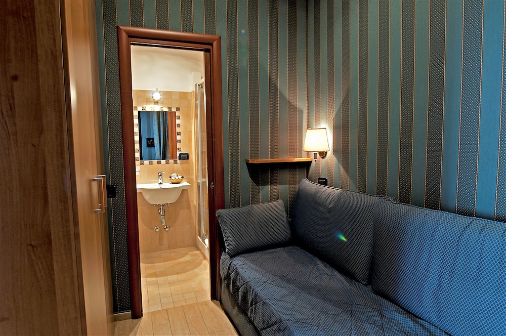 Hotel Lirico Roma 41/63