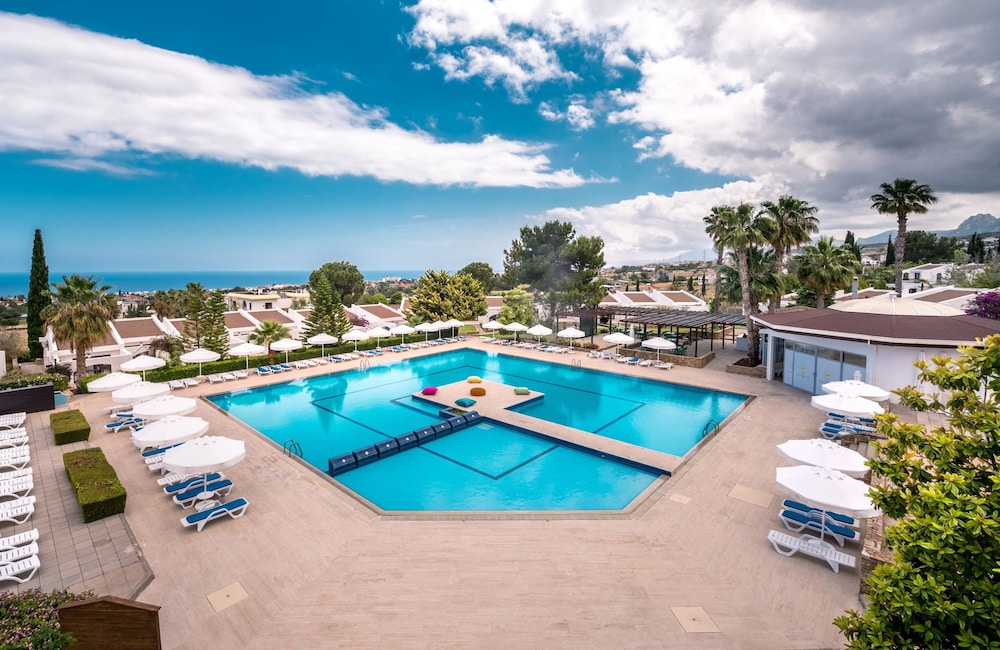 The Olive Tree Hotel 46/50
