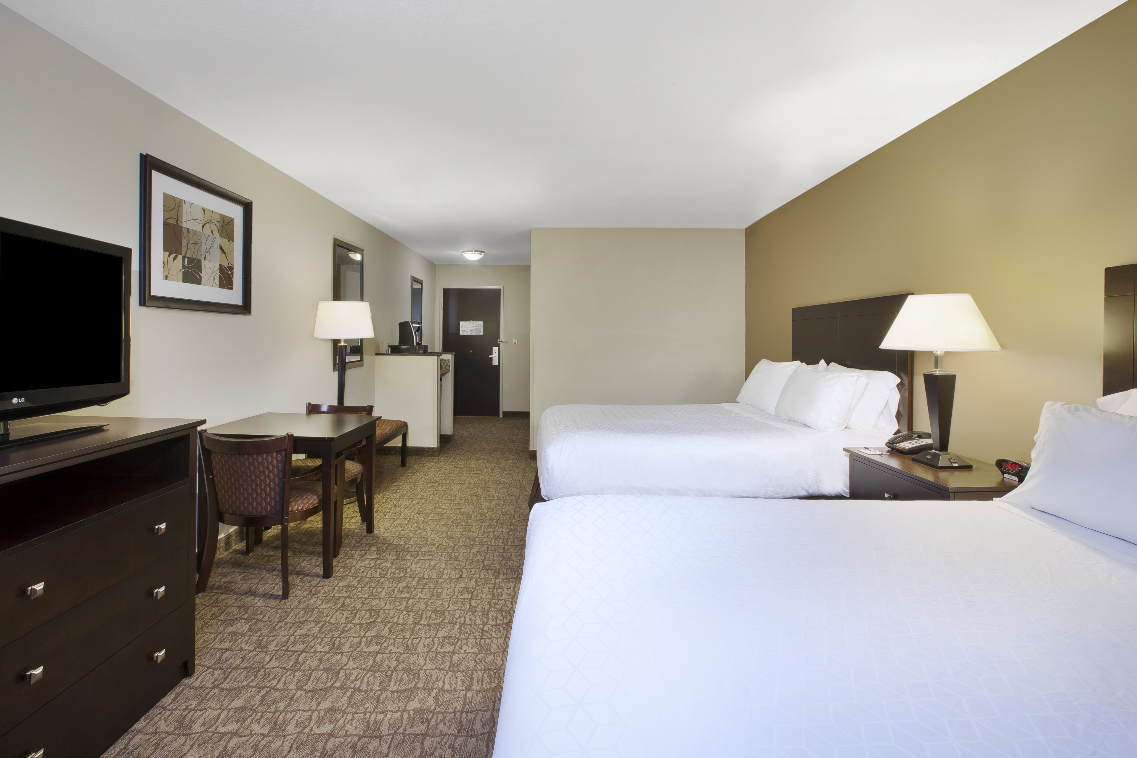 Holiday Inn Express Suites Wheeling 22/78
