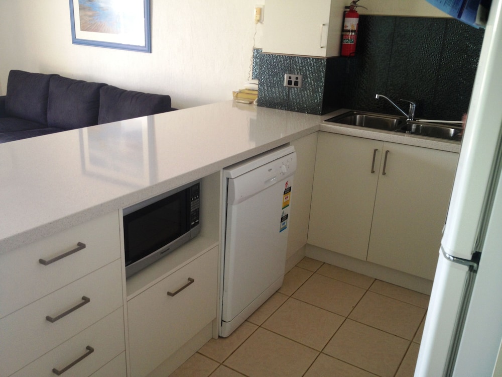 NOOSA KEYS RESORT 32/64