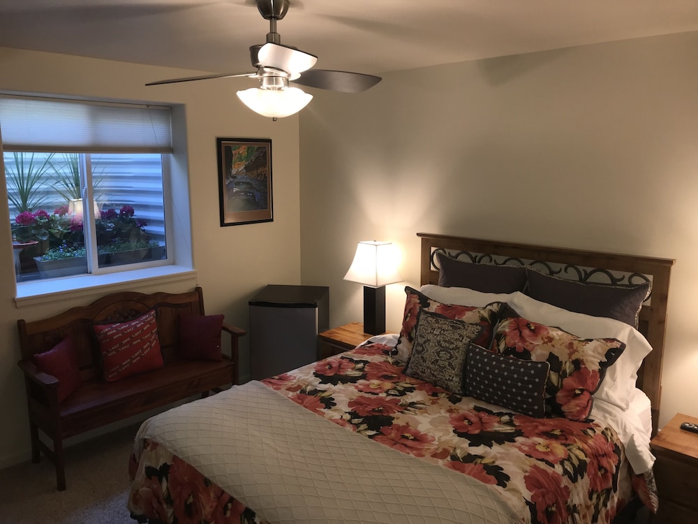 Bridal Veil B&amp;B 20/25