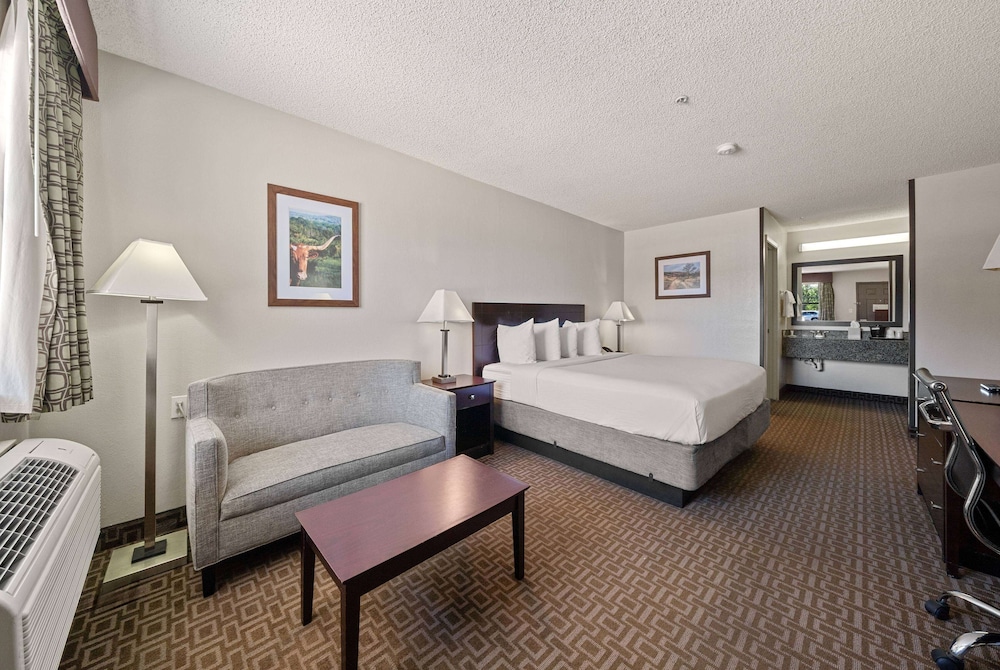 Days Inn by Wyndham Round Rock 22/43