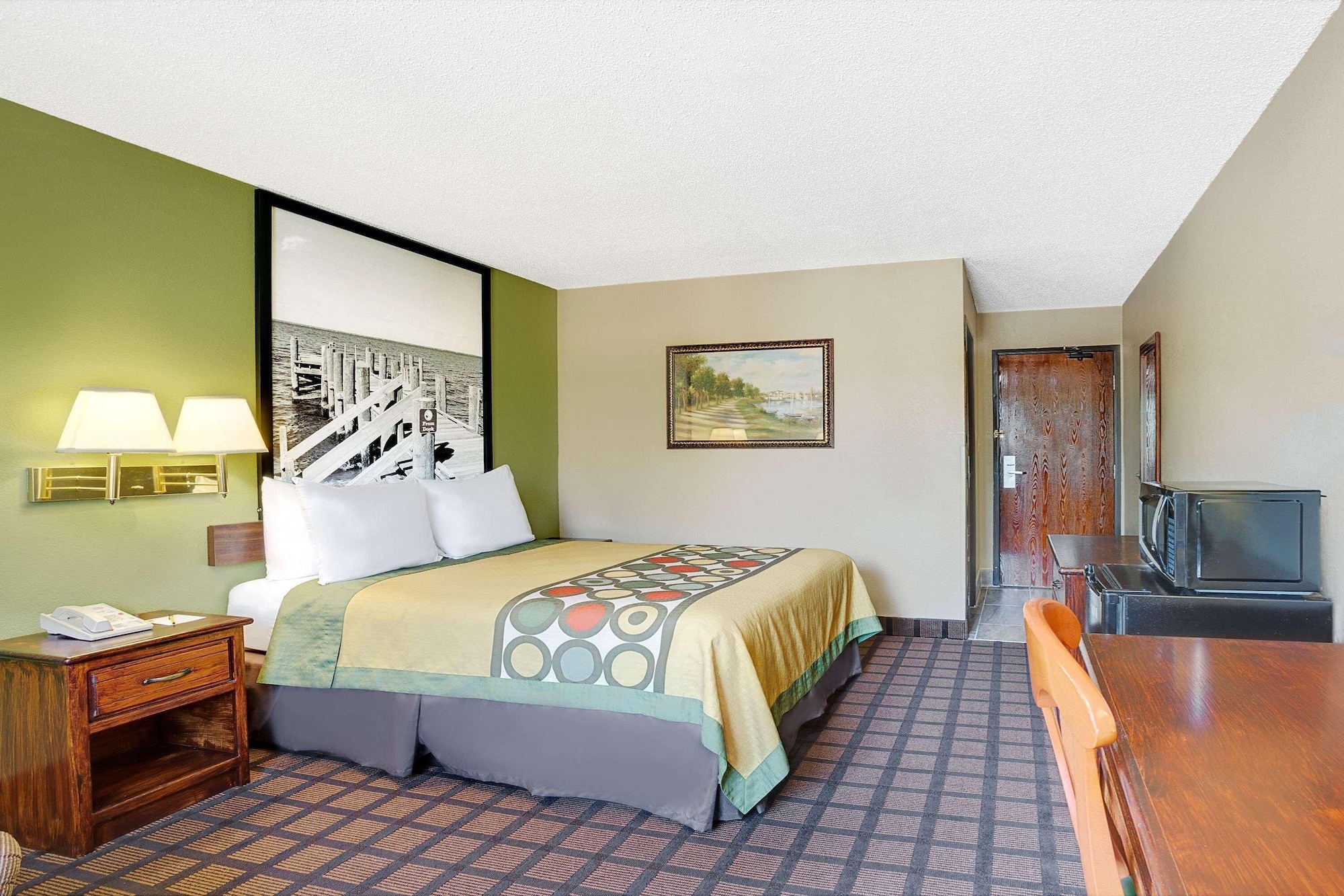 SUPERIOR, KING BED, SMOKING