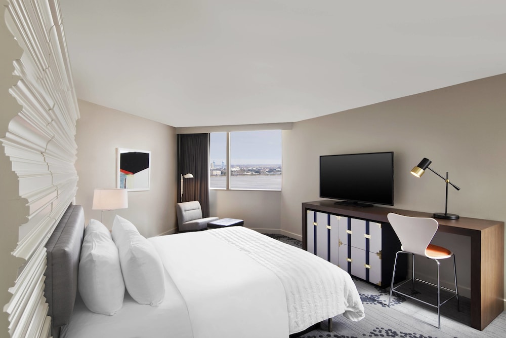 Le Meridien New Orleans 8/40