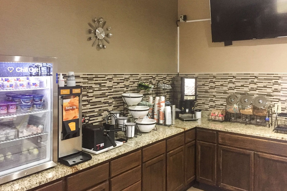 Spark by Hilton Grain Valley Kansas City 25/26