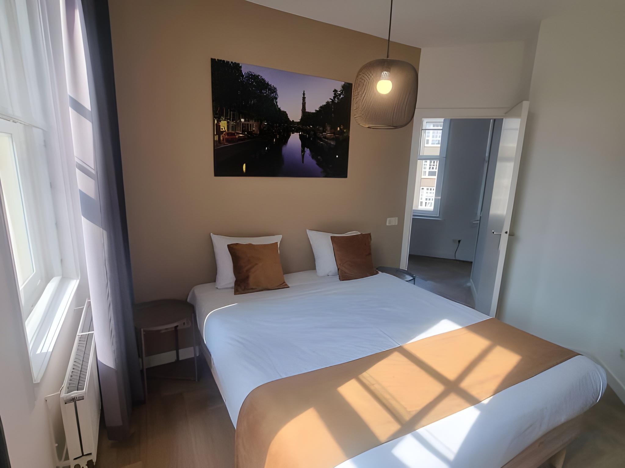1 Bedroom, Apartment, Queen Bed, City View, Sofa