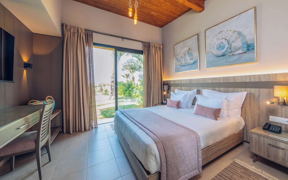 Garden, Superior, Bungalow, Queen Bed, Private Garden
