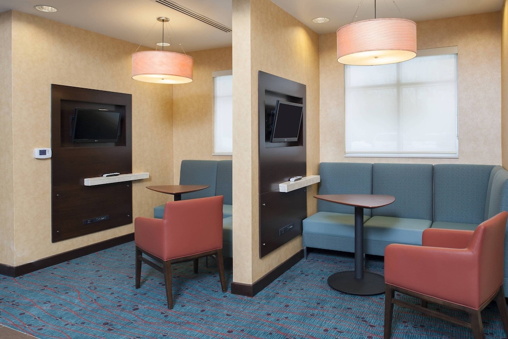 Residence Inn By Marriott Grand Rapids Airport 24/37