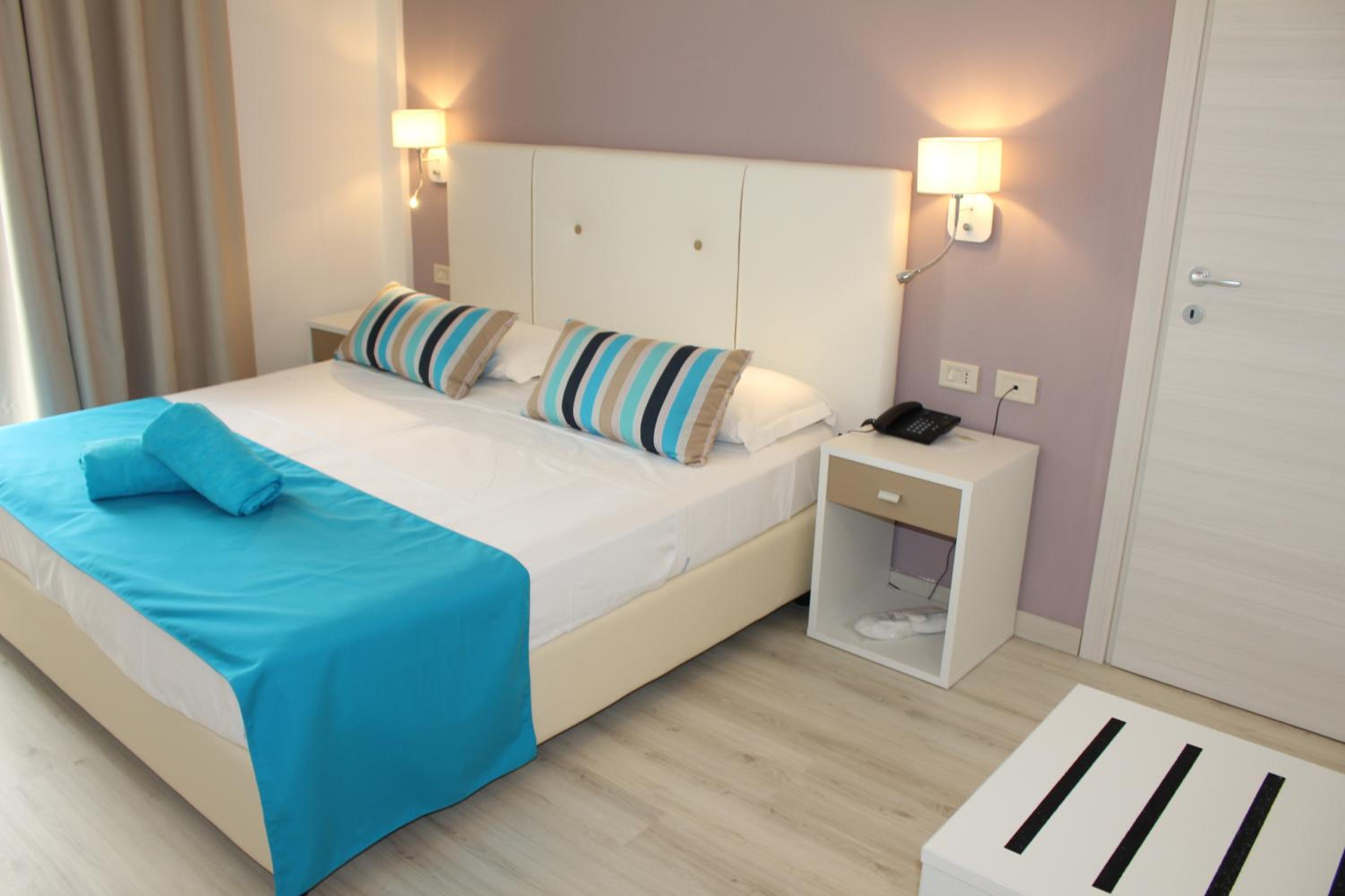 Standard, Double or Twin Bed