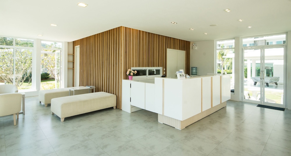 The Sea Condominium 18/67