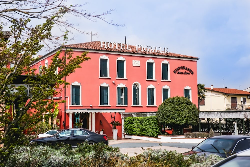 Villa Pigalle 3/50