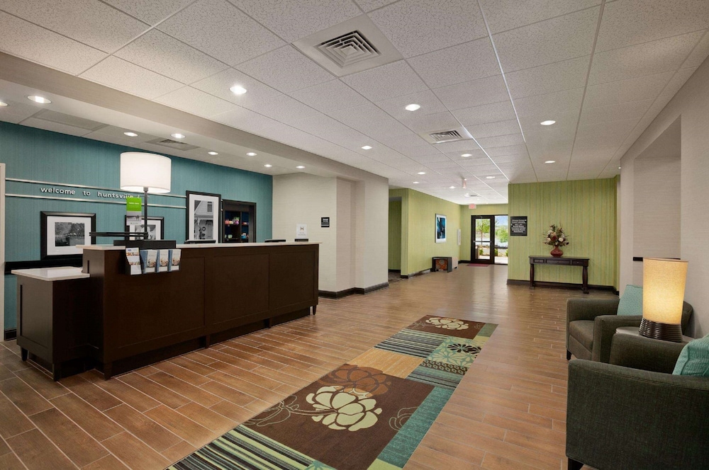 Hampton Inn And Suites Huntsville/Research Park Area 8/65