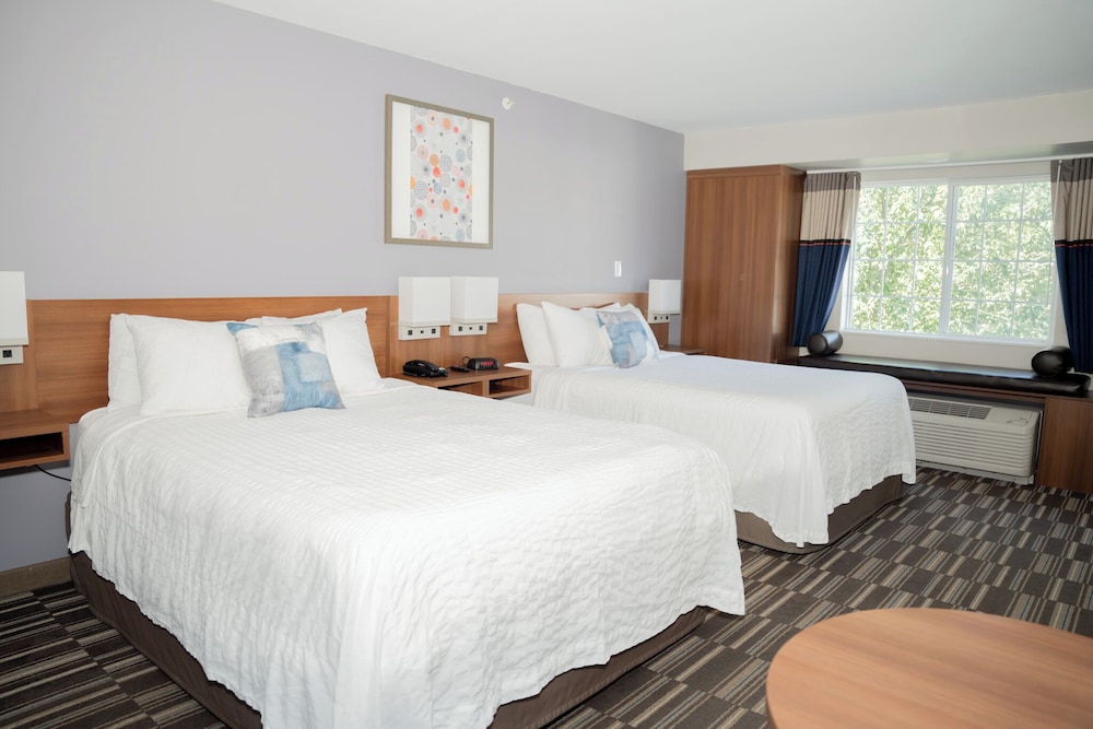 Deluxe, 2 Queen Beds