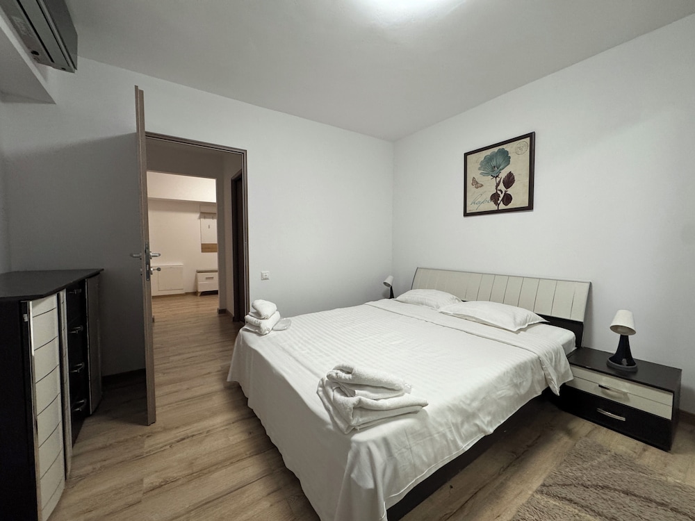 BASIC, APARTMENT