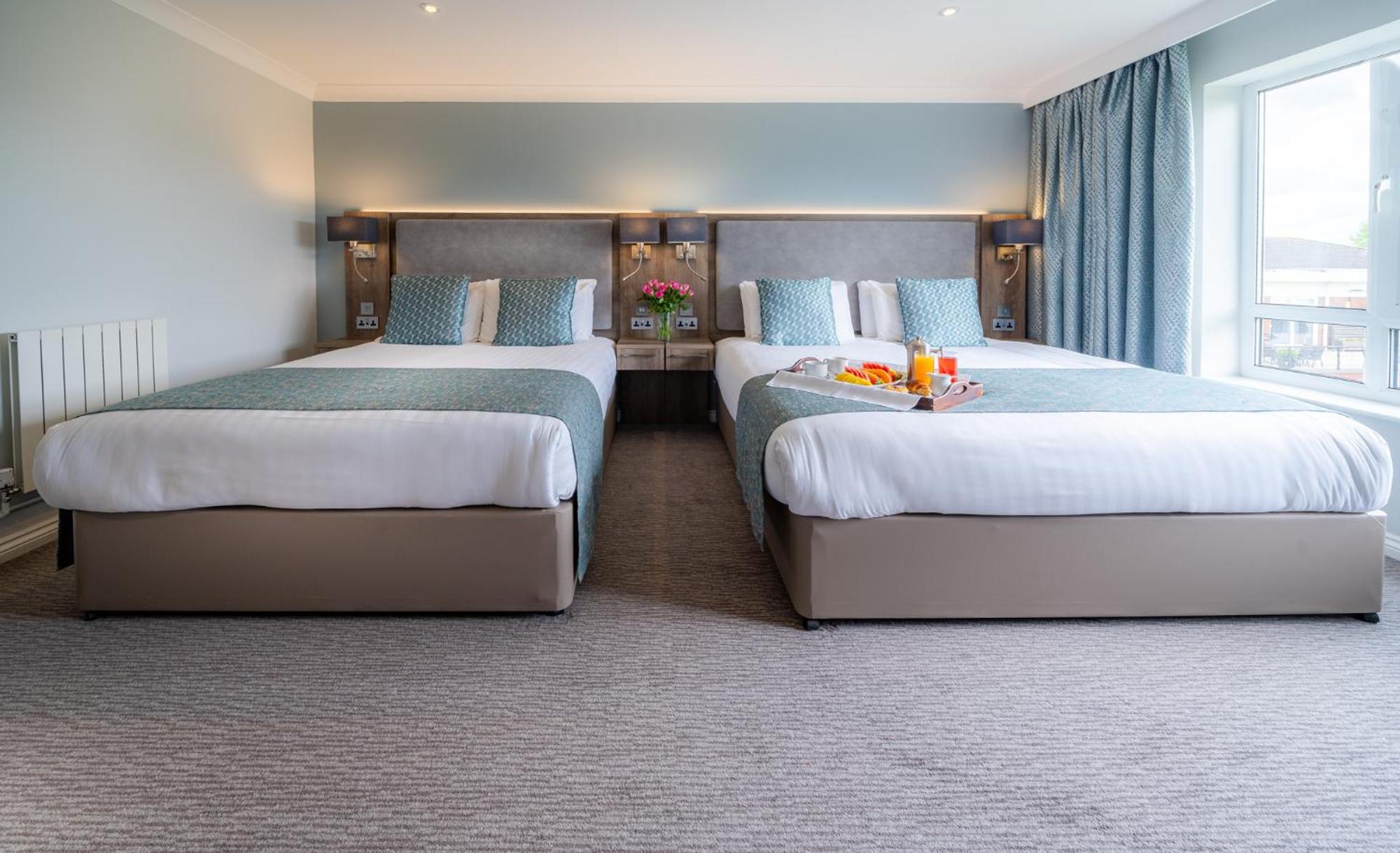 Golf, Deluxe, Twin Beds