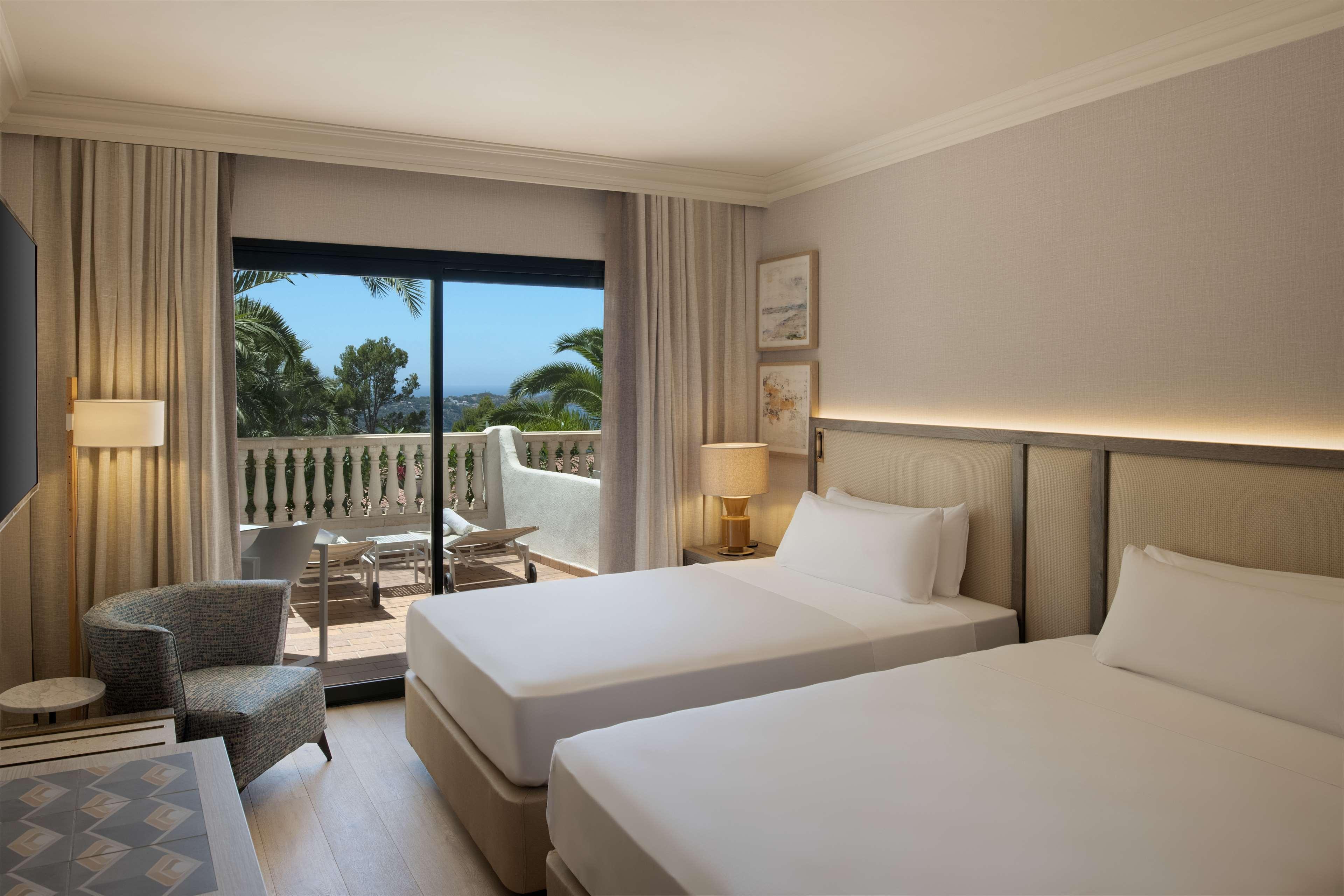 GUEST ROOM, 2 DOUBLE BEDS