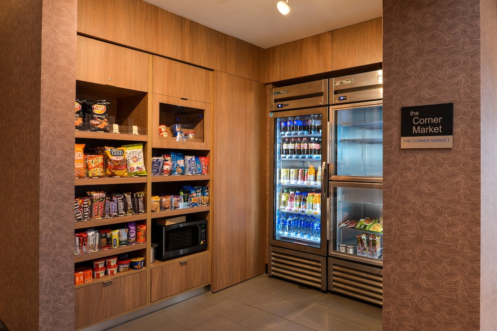 FAIRFIELD INN AND SUITES COLUMBUS GROVE CITY 33/49
