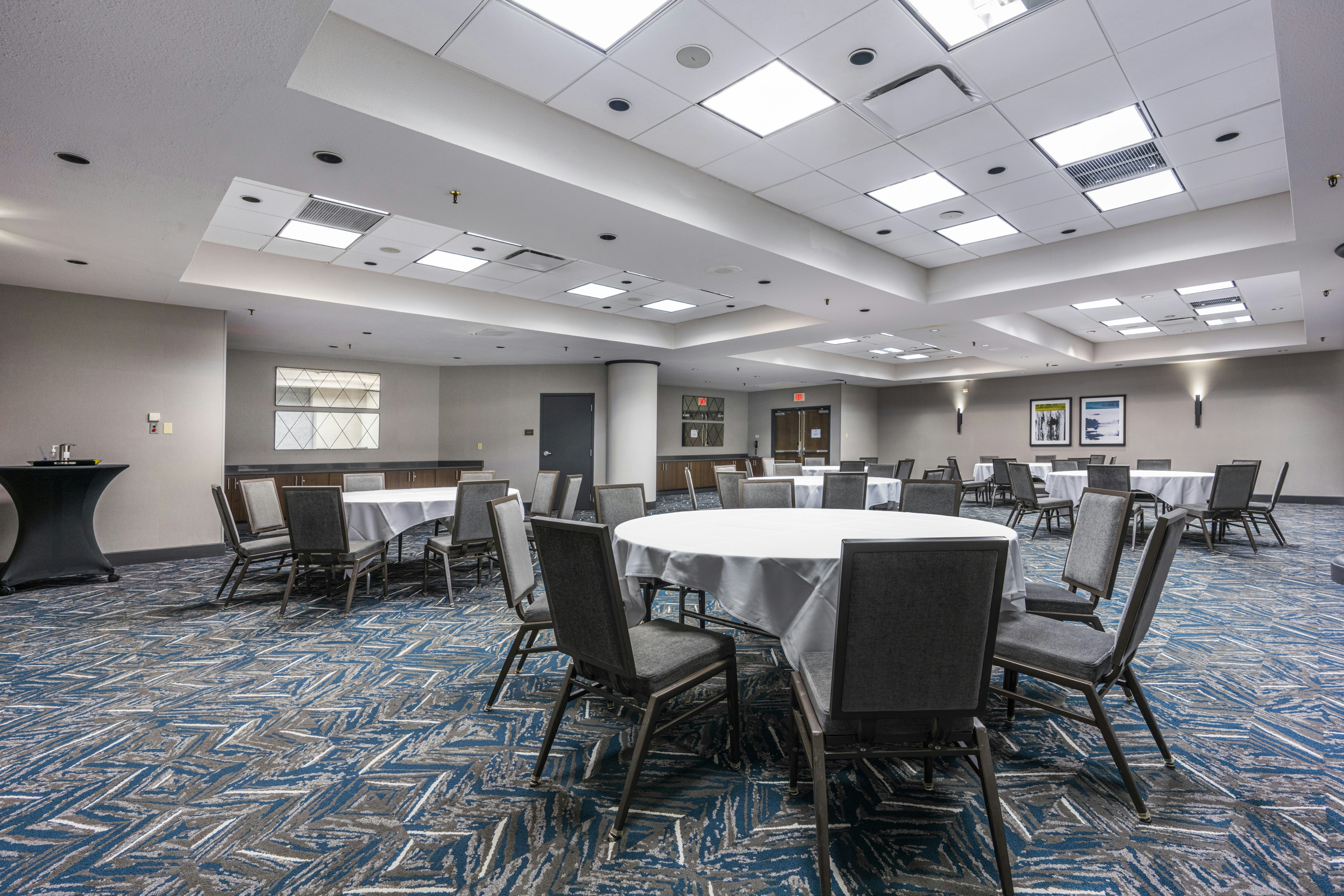 Embassy Suites Indianapolis Downtown 68/75