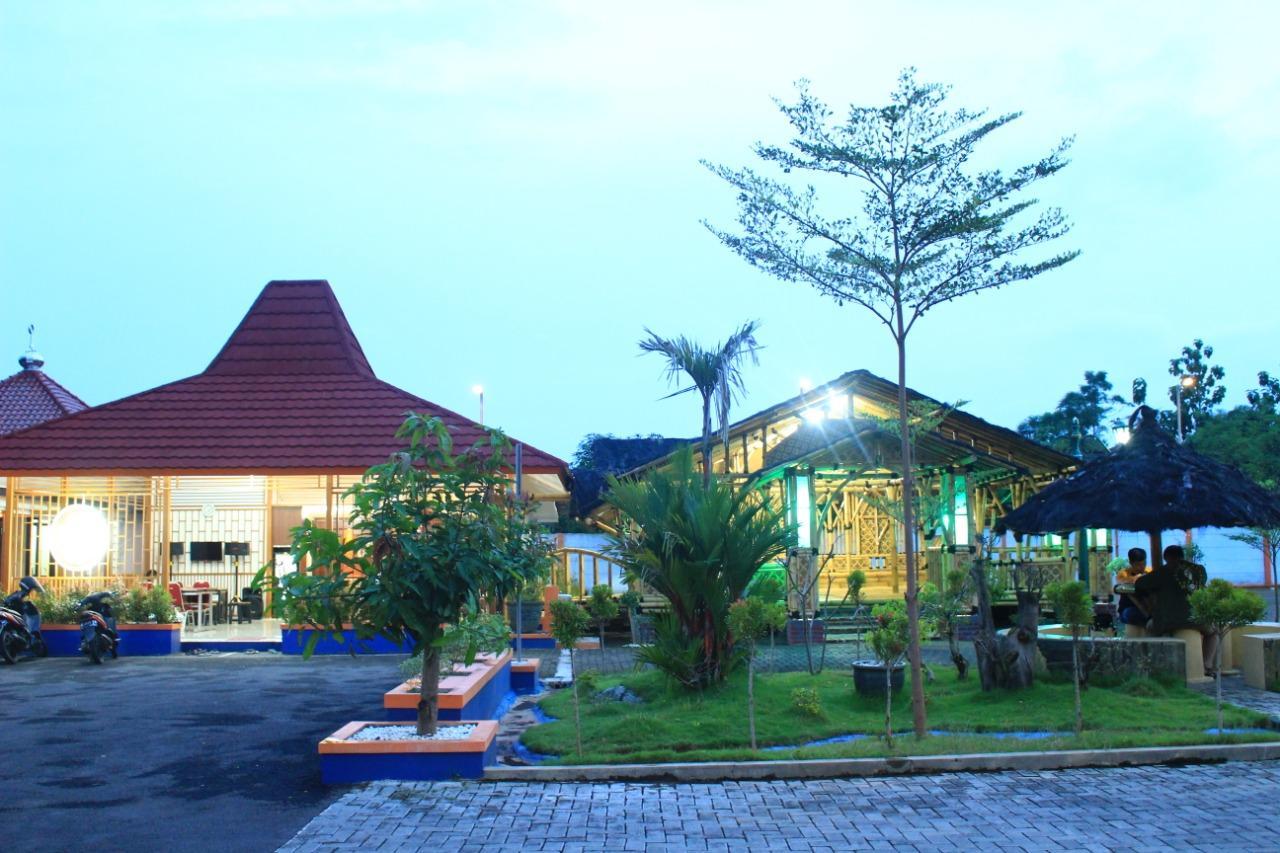 Aluky Hotel 3/15