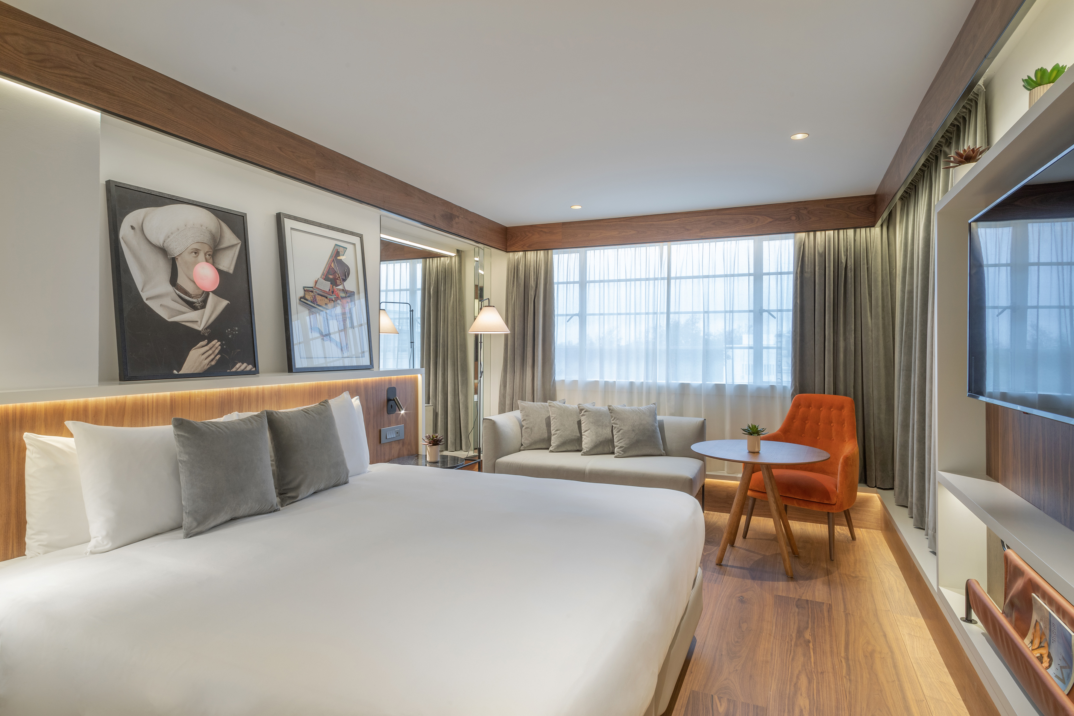 2 Bedrooms, the Level, Suite