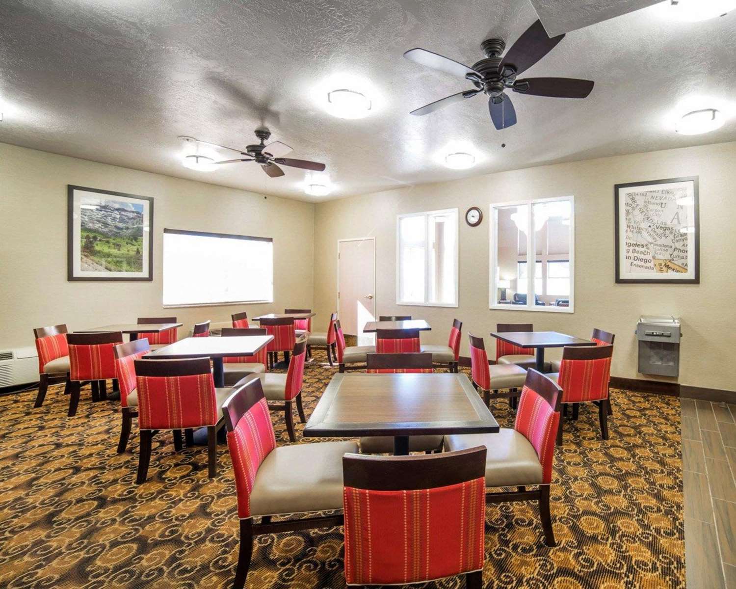 Comfort Inn Elko 27/33