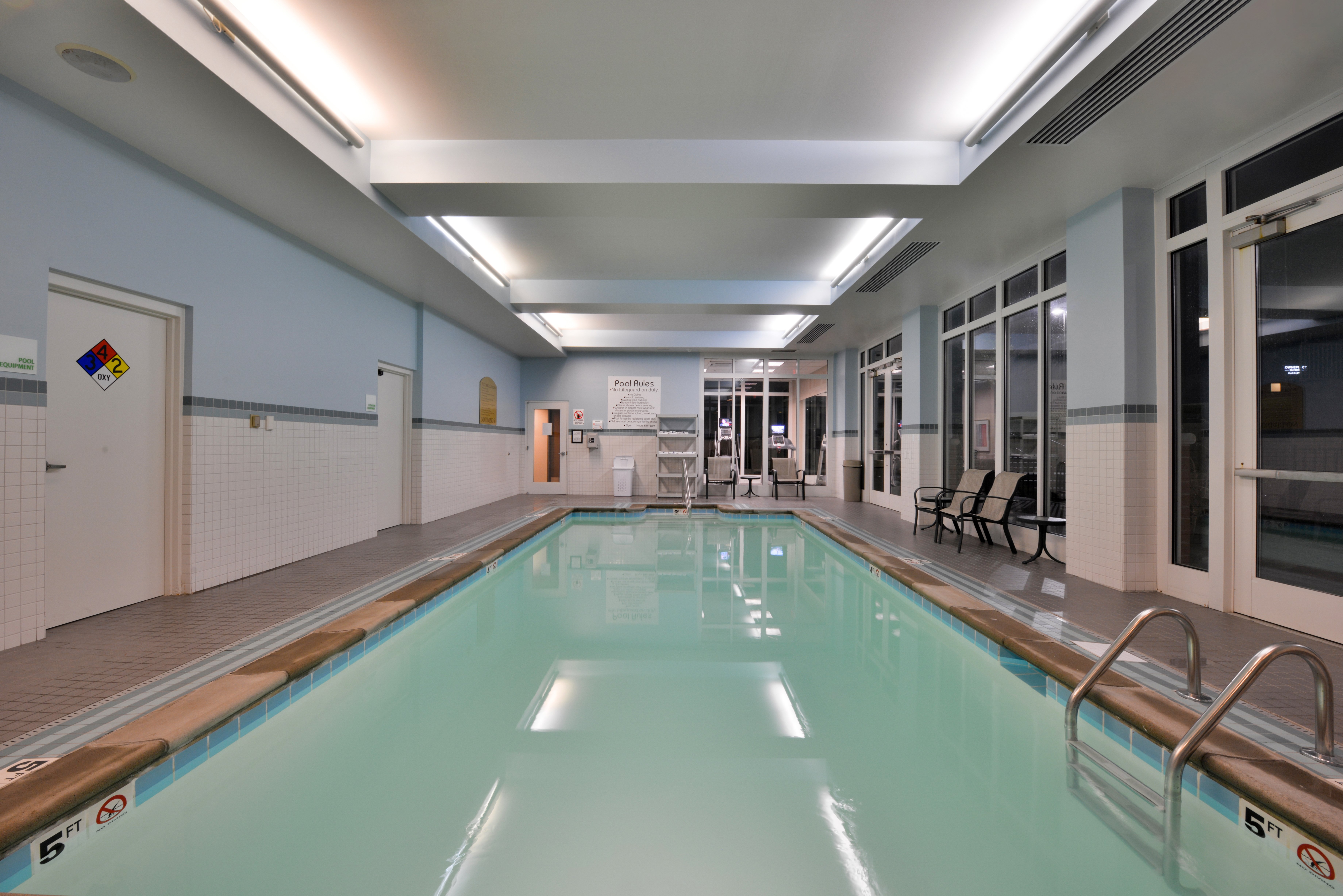 Holiday Inn Kansas City Airport 14/42