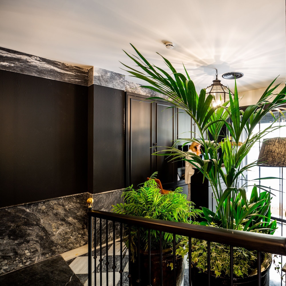 Casa Canovas Boutique Hotel 42/50