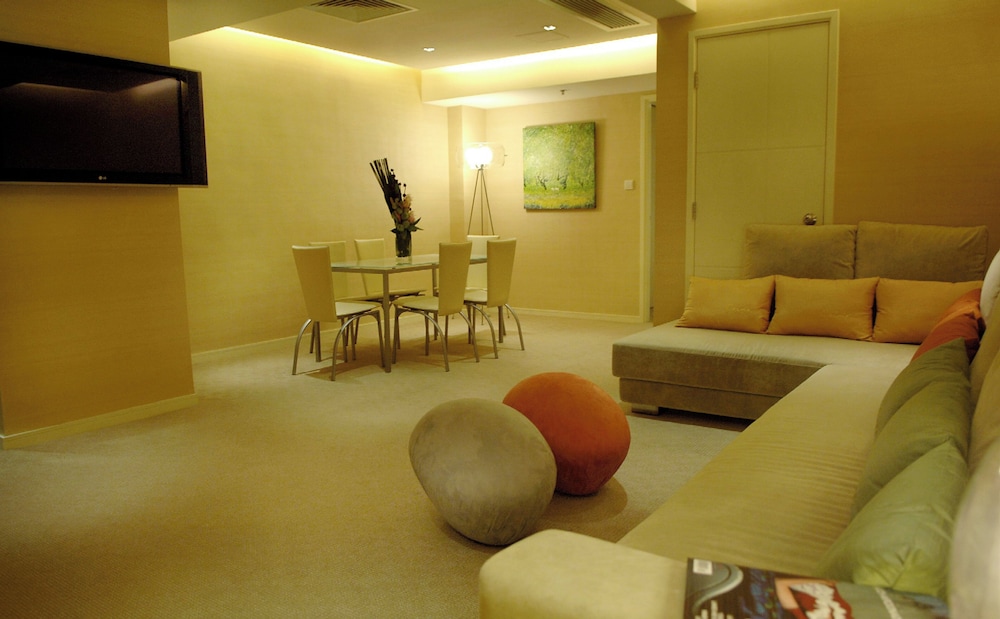 Cosmo Hotel Hong Kong by Dorsett 34/47