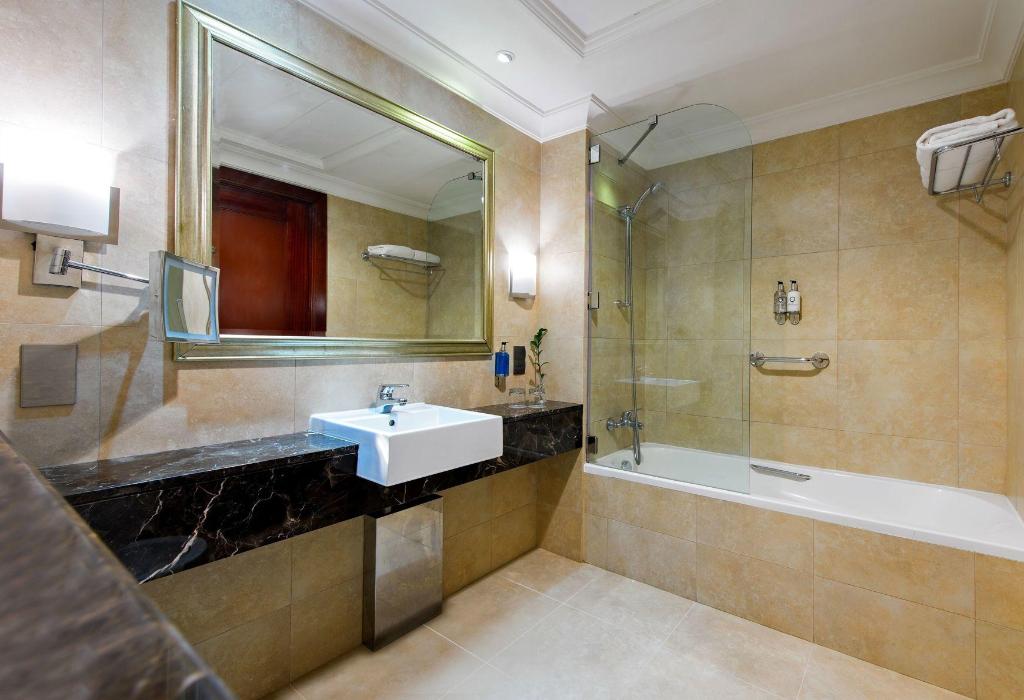 جناح ملكي بسرير كينج وسريرين منفصلين بغرفتي نوم، Somewhere Hotel Apartments 6/6