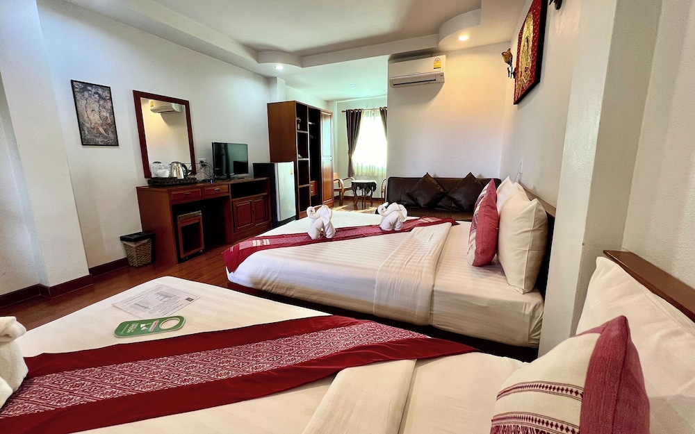 Sawadeelanna Hotel 12/63