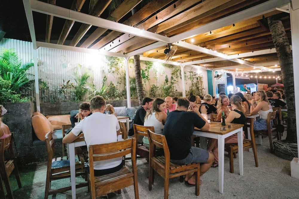 Tir Na Nog Gili Trawangan Accommodation 58/73