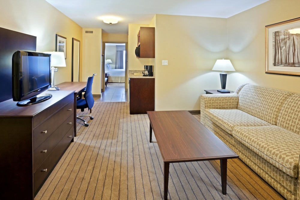Bayview Hotel (ex Holiday Inn Express & Suites Comox Valley) 37/53