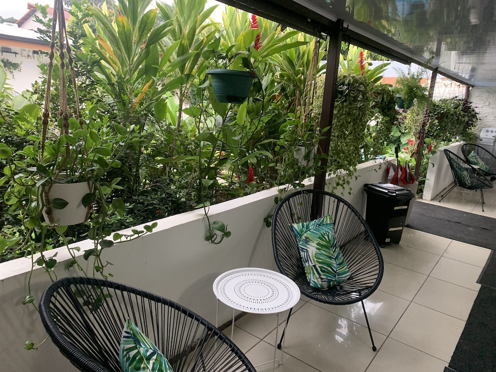 Berlor Airport Inn 4/50