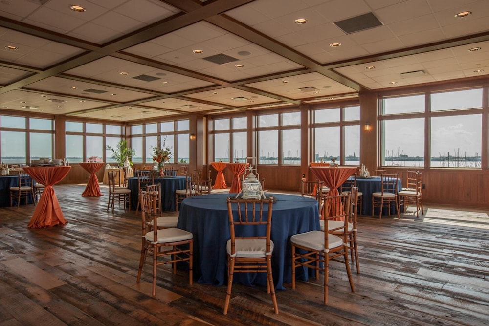 Harborside At Charleston Harbor Resort And Marina 31/50