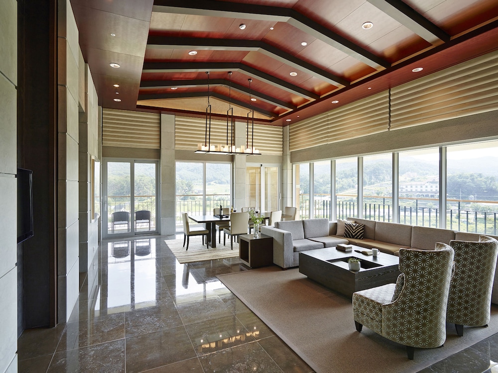 The Suites Hotel Namwon 36/75