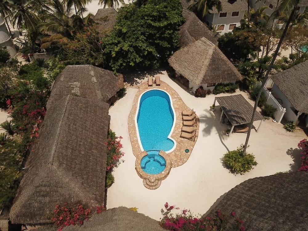 Sea View Lodge Boutique Hotel 66/76
