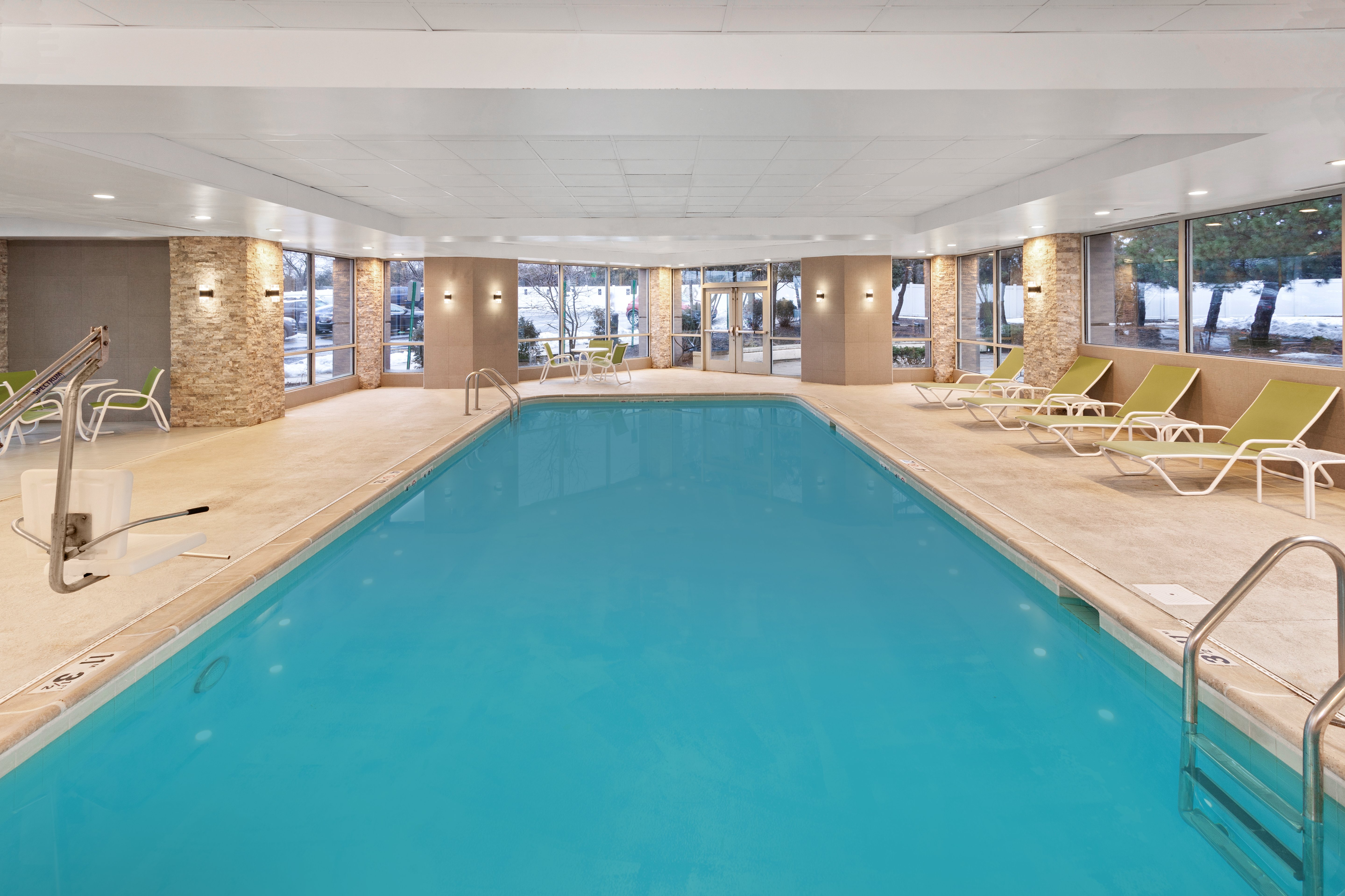 HOLIDAY INN CHICAGO OAKBROOK 63/63