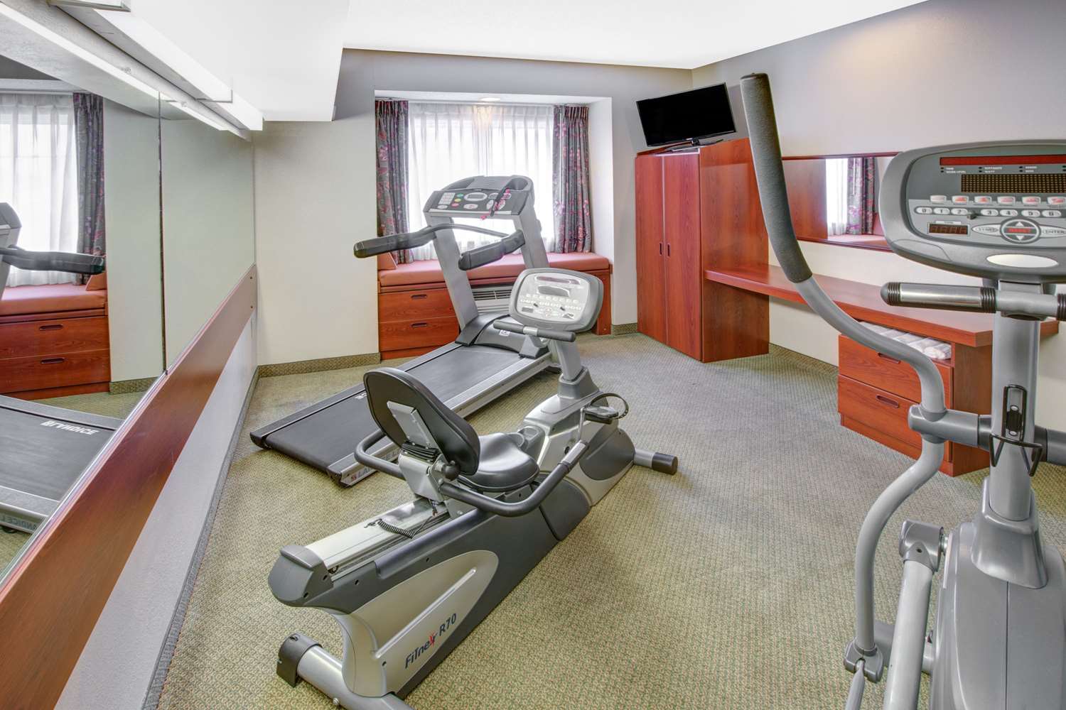 Microtel Inn & Suites by Wyndham Hattiesburg 12/16