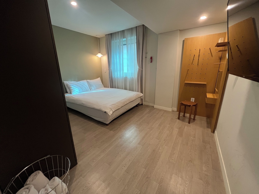 Upflo Hostel 32/60