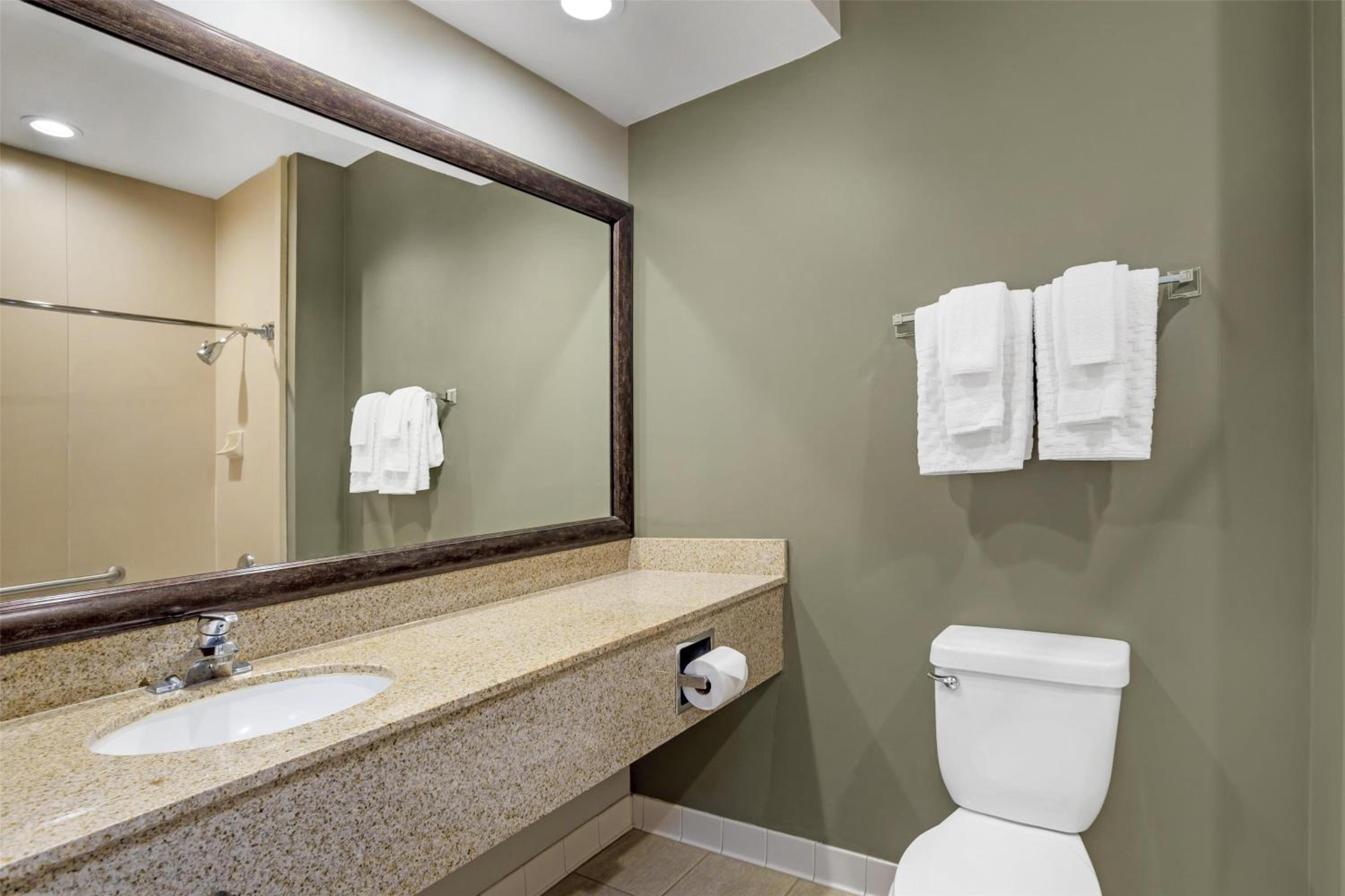 Interior, 2 Queen Beds, Best Western Plus Dixon Davis 6/7