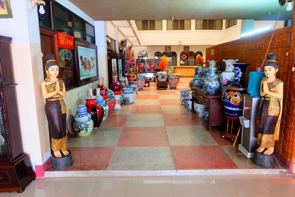 Thairungruang Backpackers Suratthani 14/16