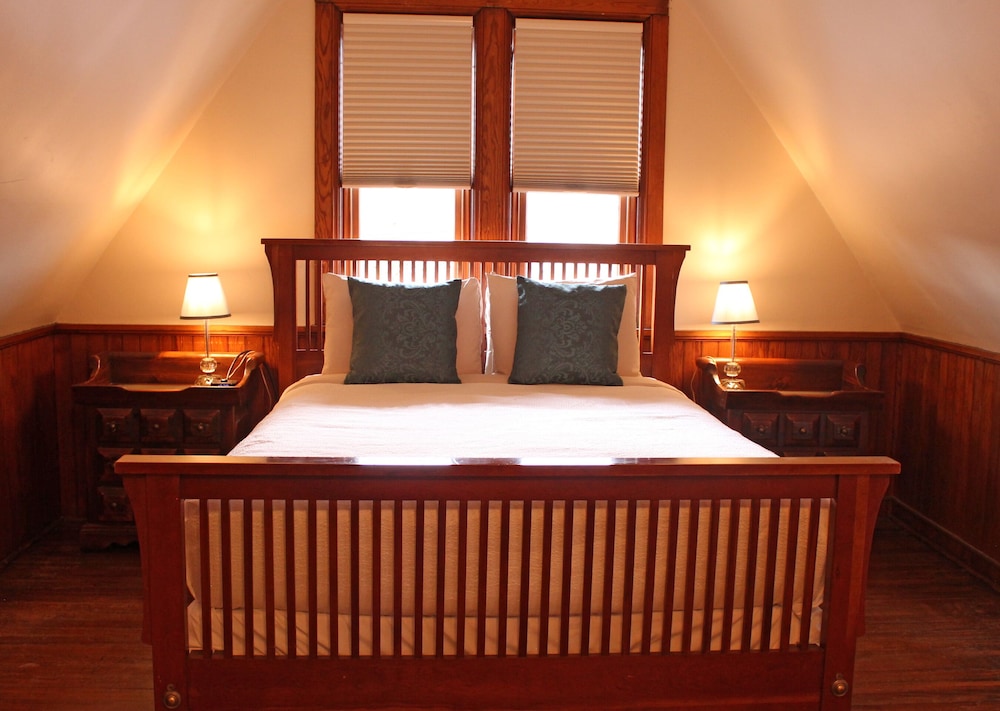 William Henry Miller Inn 7/50
