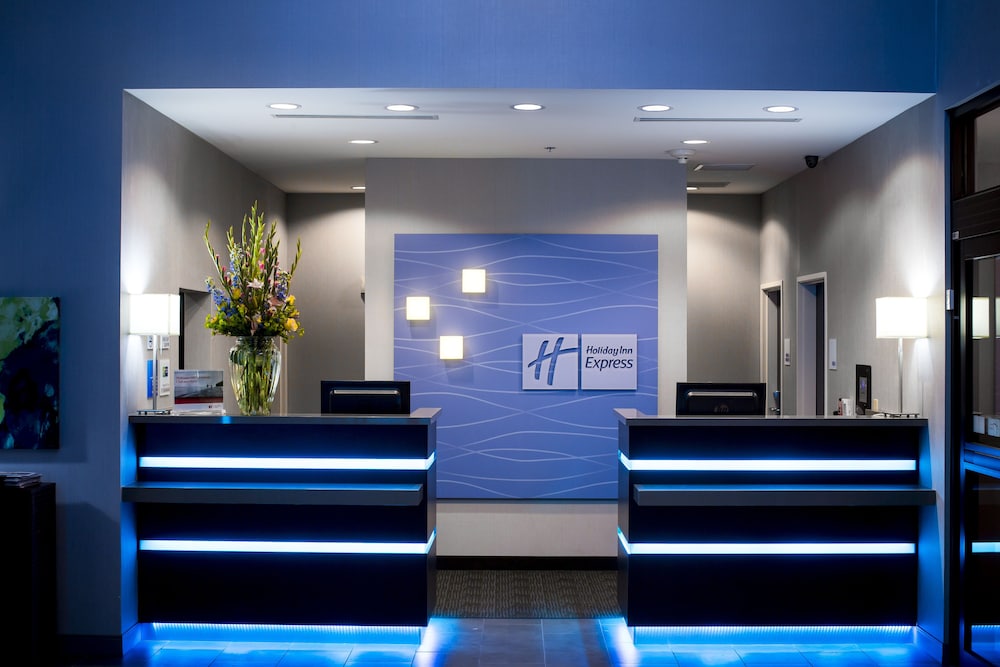 Holiday Inn Express & Suites Oklahoma City Dwtn - Bricktown 10/55