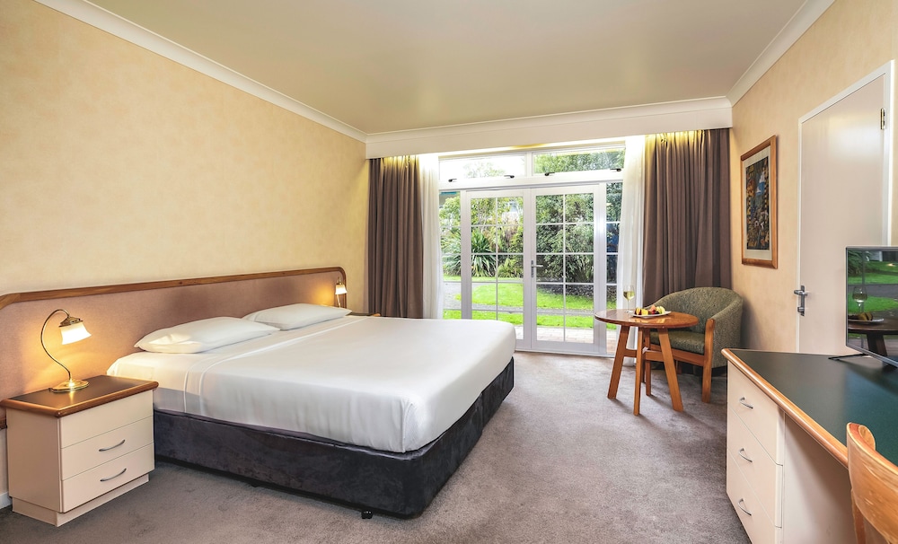 TAUHARA, SUPERIOR, KING BED