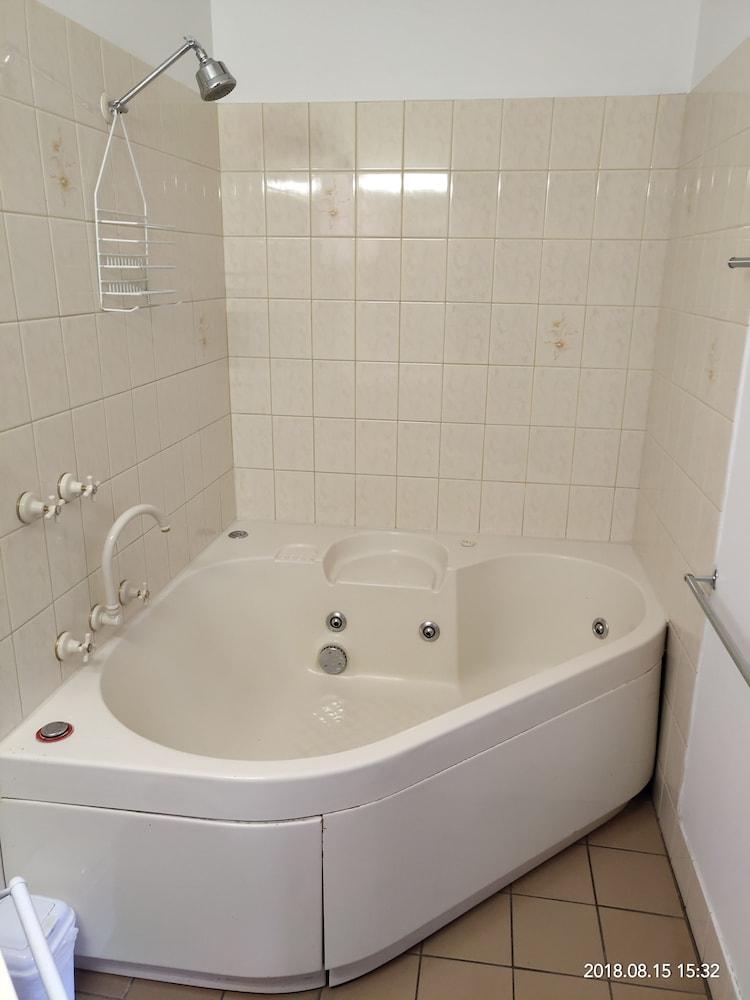 The Coachman Motel Units 27/71