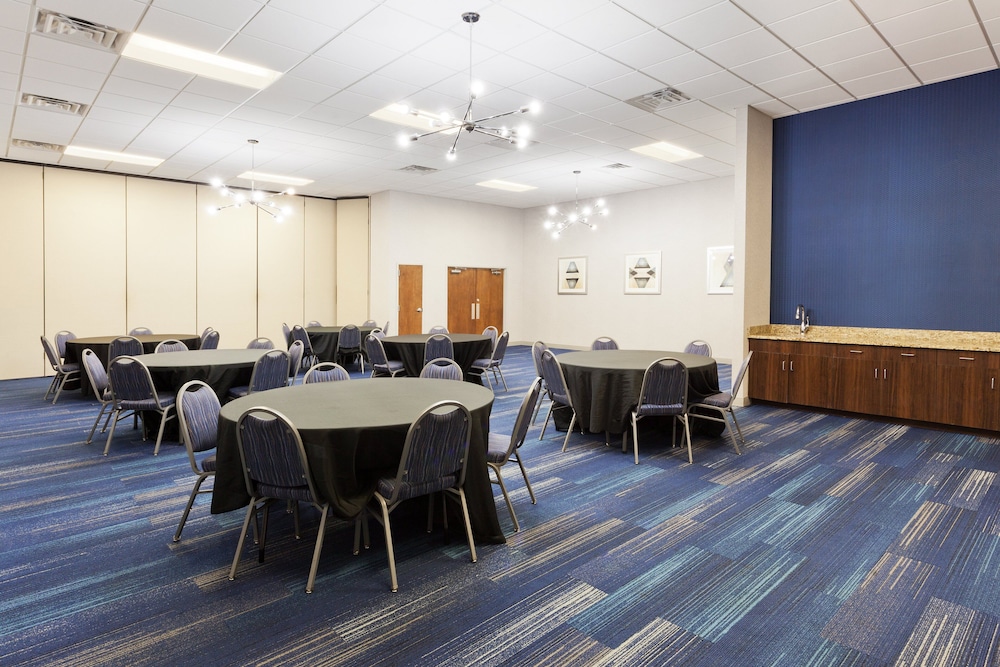 Holiday Inn Express Suites Montgomery E Eastchase 35/52